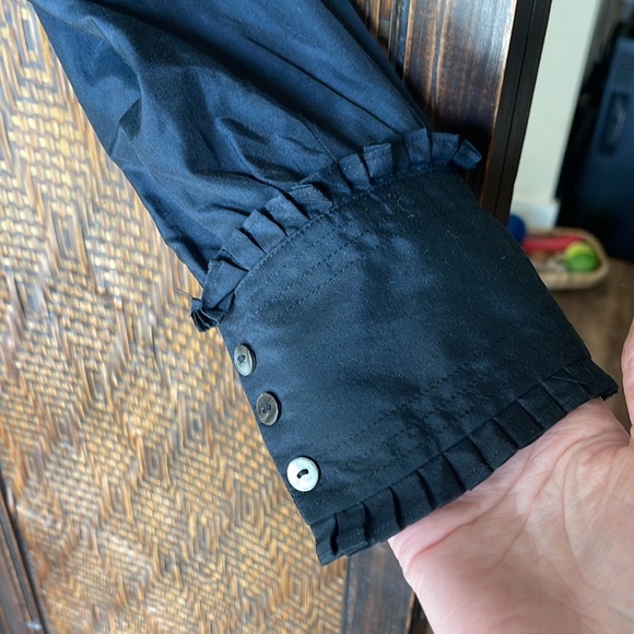 Women’s Size 8 black dress shirt - Picture 3 of 6